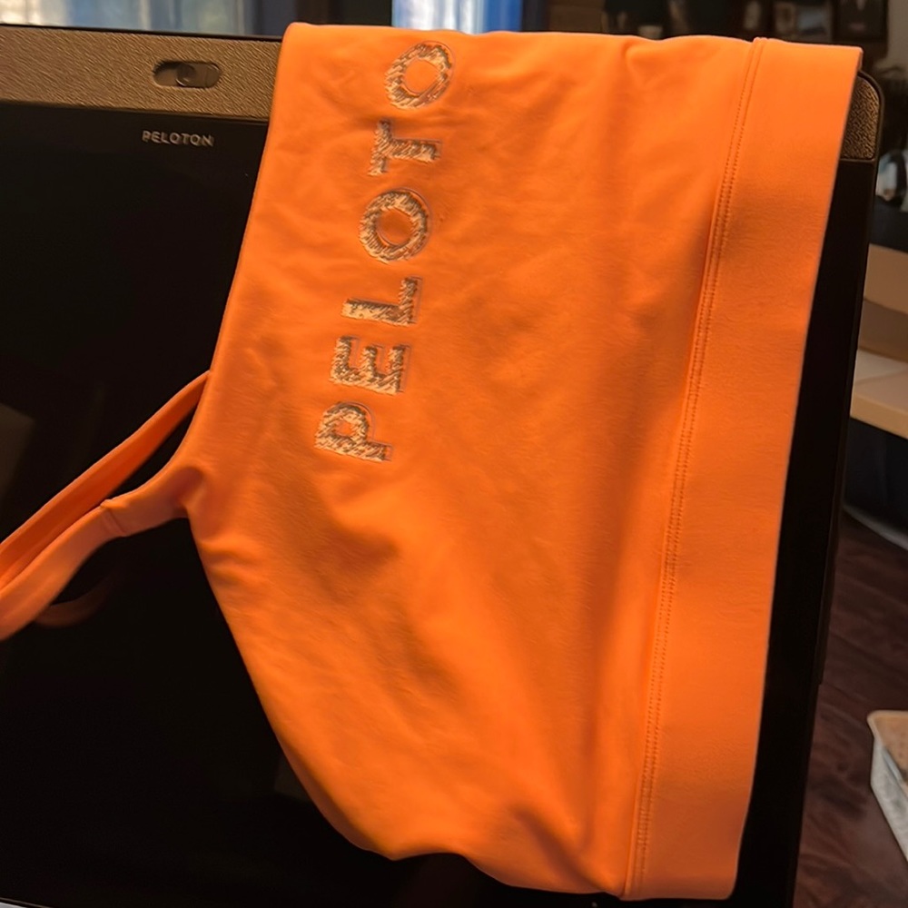 Peloton 3X jog bra. Comfie!